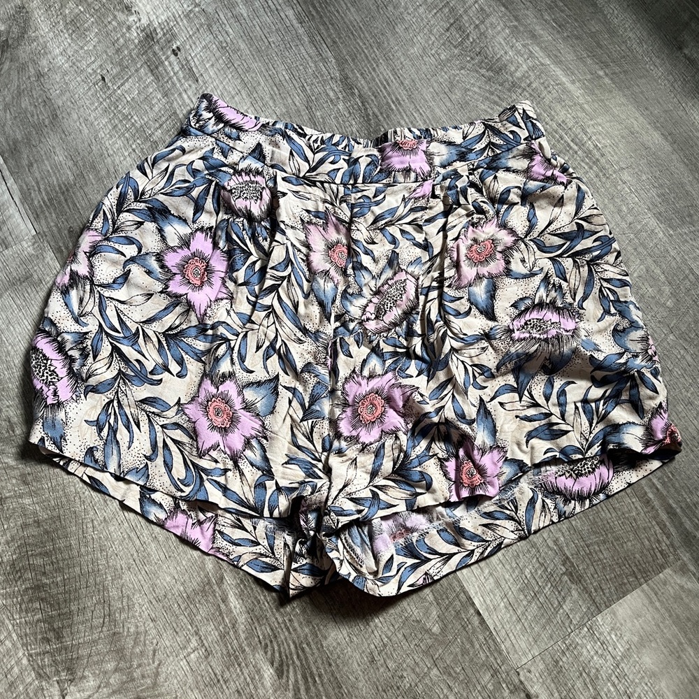 h&m floral shorts with pockets